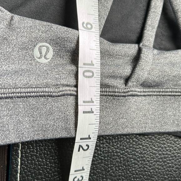 Lululemon Energy Bra High Neck Grey Lycra Lightweight Sz 8 - Picture 8 of 8
